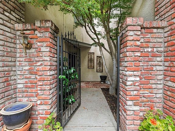 4th image of 159 Canyon Green Place