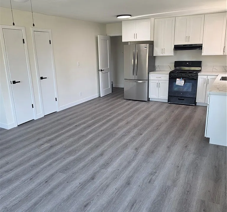 1034 El Camino Dr
