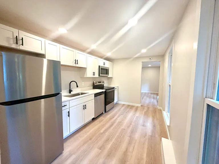 117-119 Meigs St #6 — Photo 3