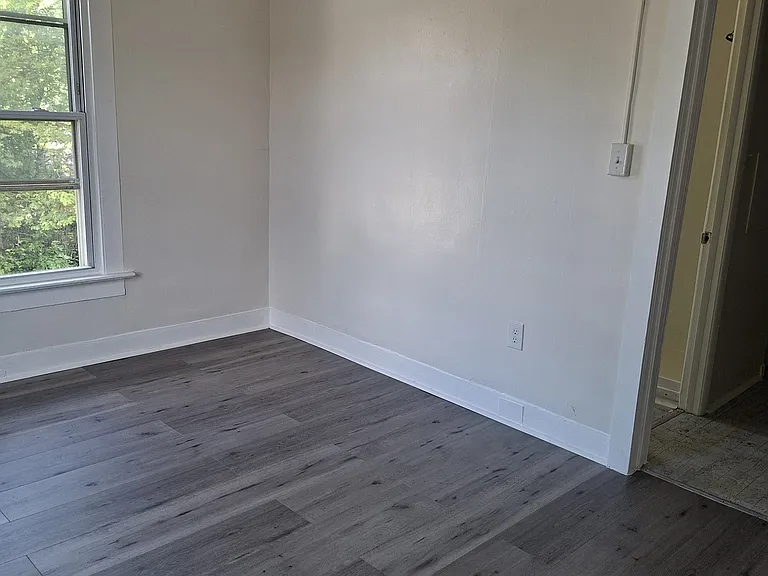 281 Hanover St — Photo 3