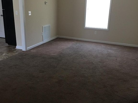 5th image of 125 Lee Road 990