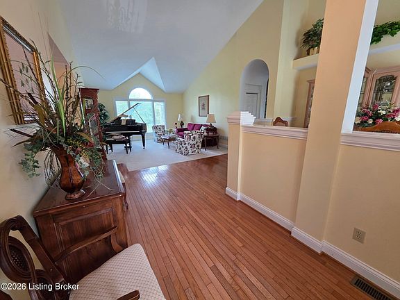 2nd image of 102 Lakeview Dr