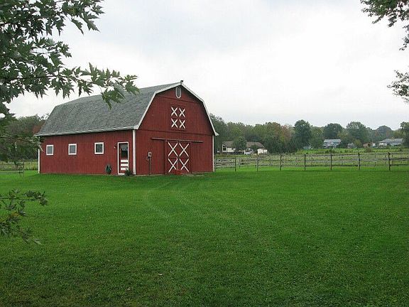 BARN/YARD