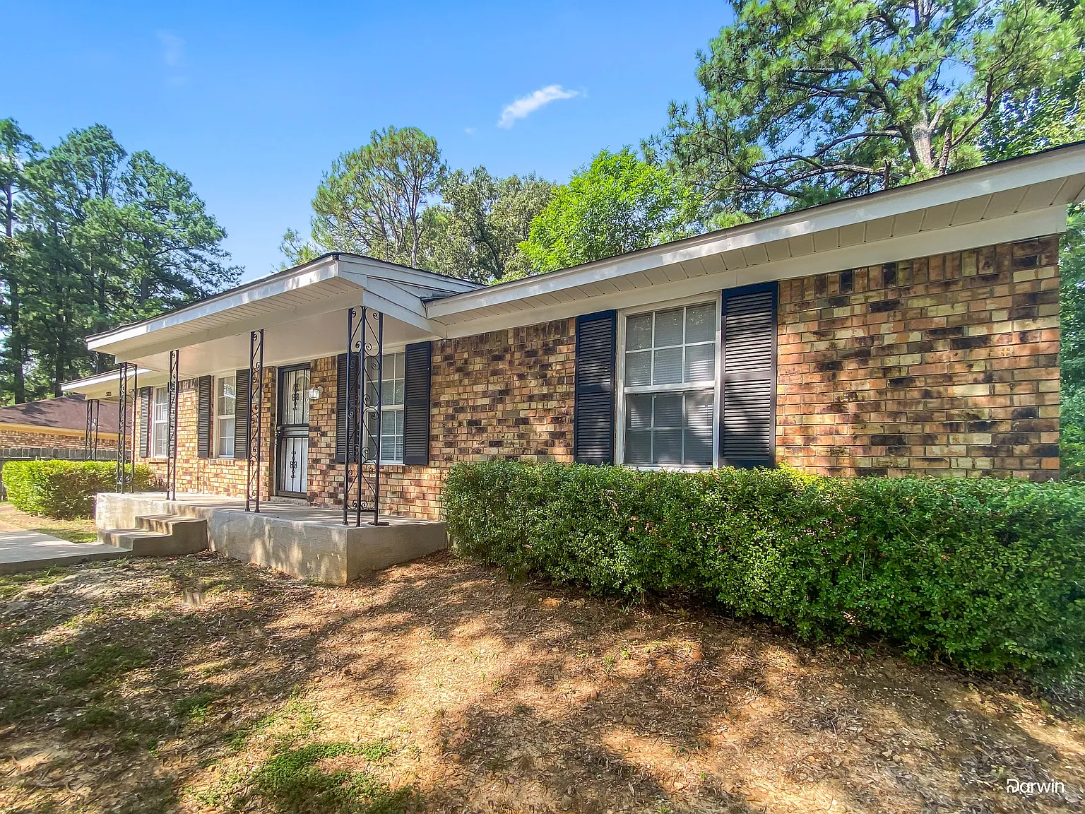 3 bed, 2.0 bath, 1312 sqft, $1,270 — Photo 2