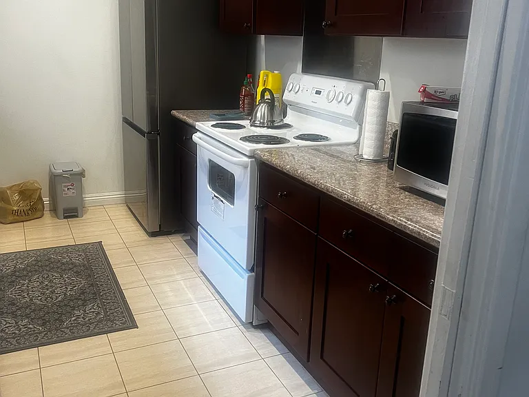 139 Diamond St #A — Photo 10