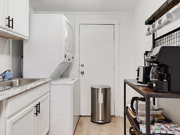 3rd image of 1916 McBroom St #3