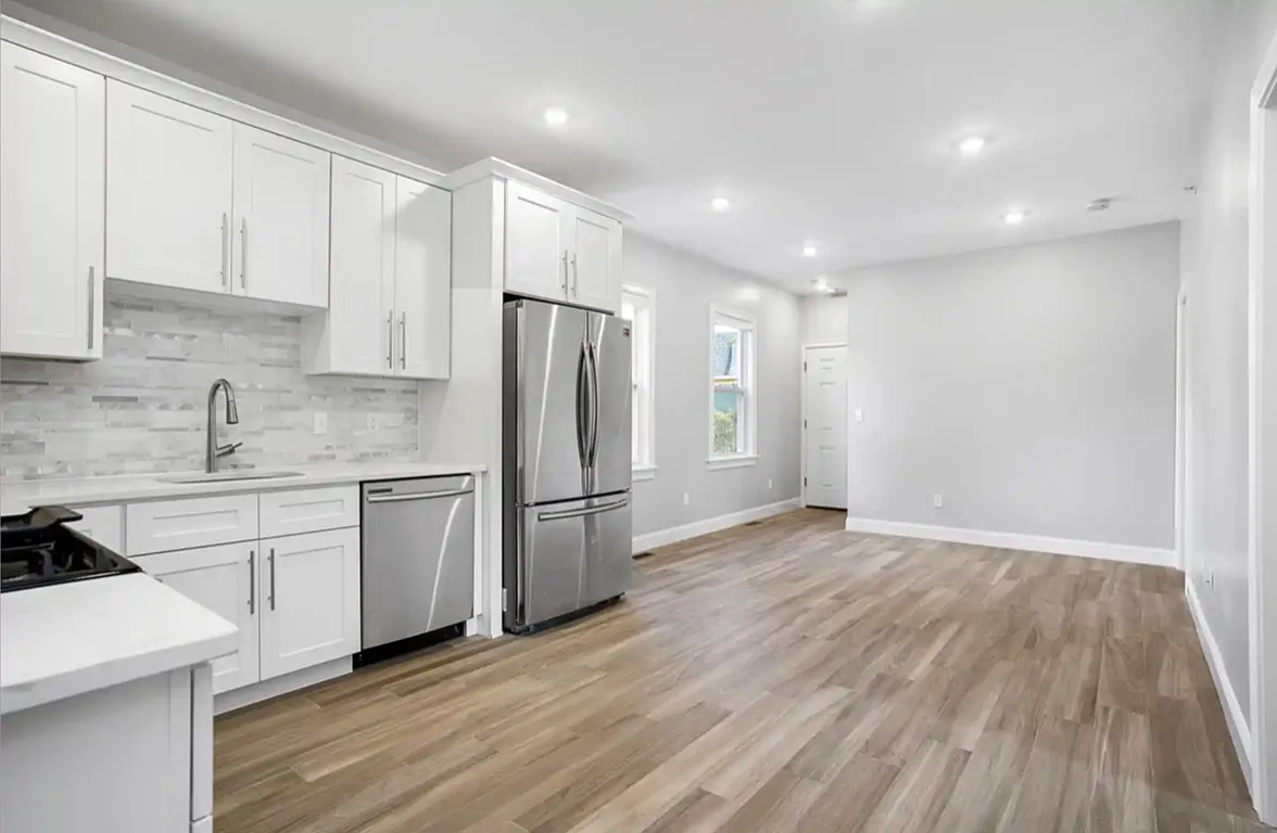 1 bed, 1100 sqft, $1,195 — Photo 2