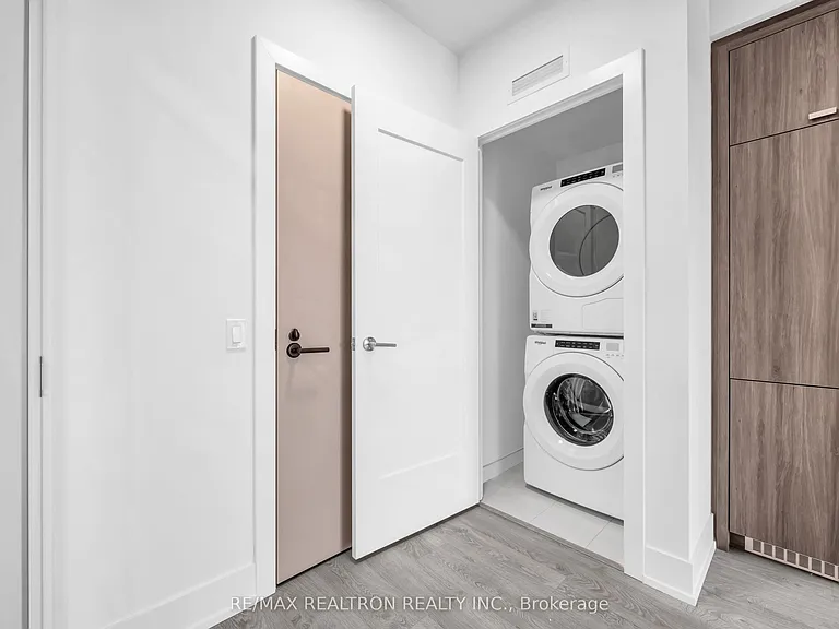 858 Dupont St #409 — Photo 6