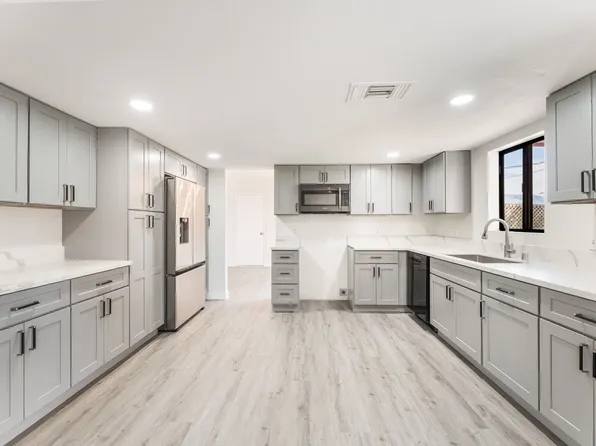 2108 Reynolds Ave, North Las Vegas, NV 89030
