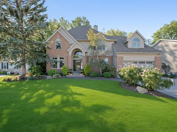 908 Glendale Dr, Pt Clinton, OH 43452
