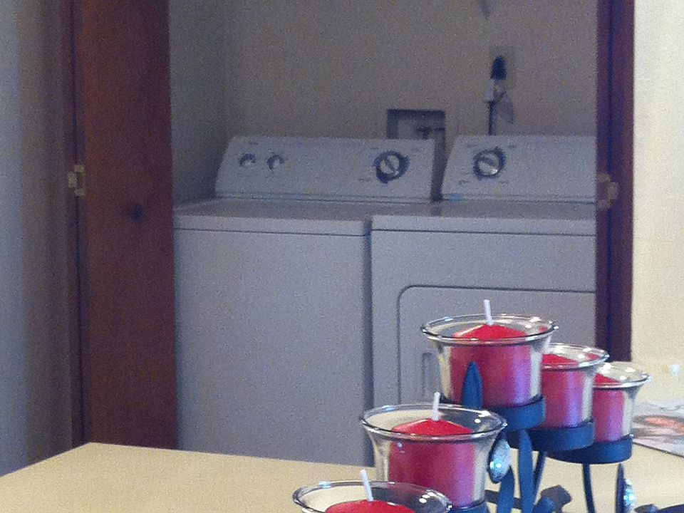 1st image of 824 Crossing Ct APT 101
