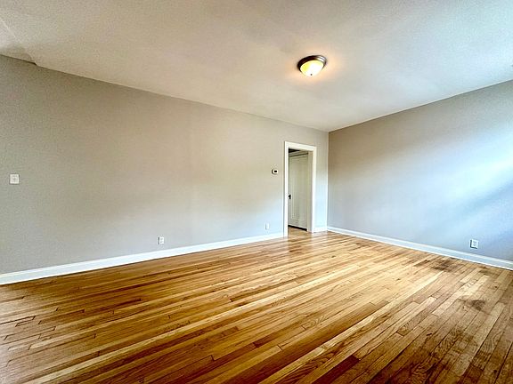 3rd image of 610 N 2nd St APT 7