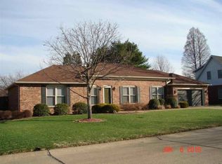 906 Nottingham Ct, Evansville, IN 47715