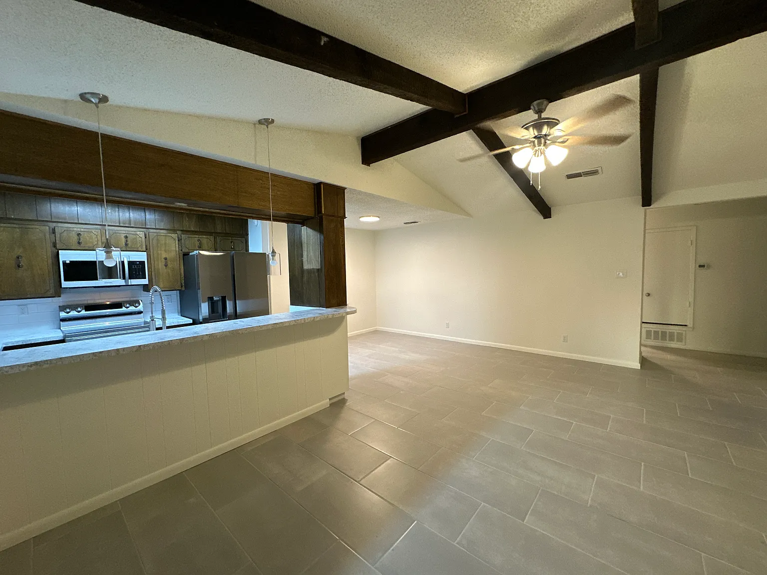 3 bed, 2.0 bath, 1532 sqft, $1,292 — Photo 4