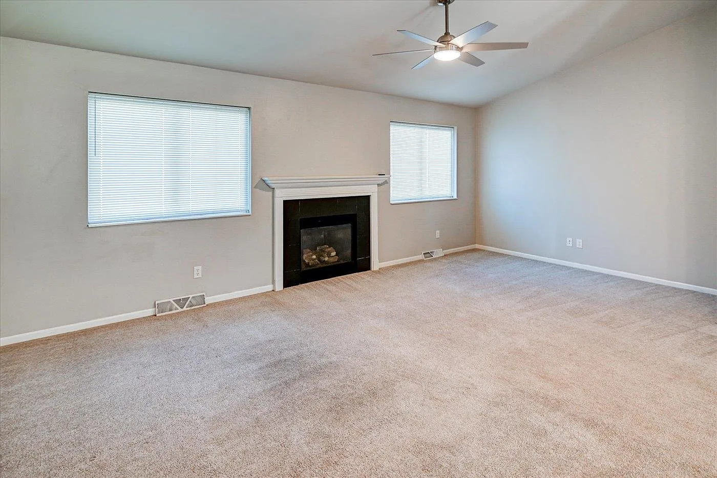 4 bed, 2.0 bath, 1790 sqft, $2,450 — Photo 4