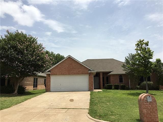 1st image of 1808 Estates Dr