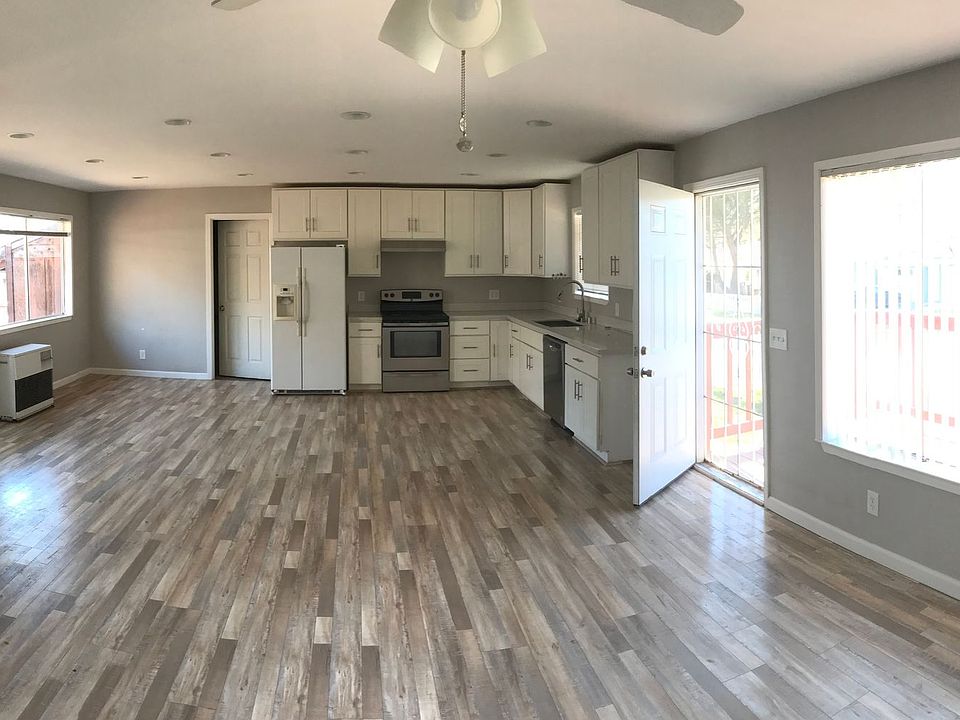 1st image of 14601 Uhl Ave