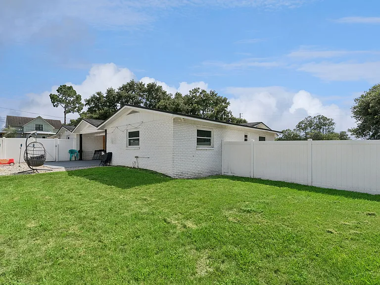 273 Avalon Rd — Photo 28