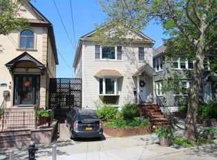 714 College Pl, College point, NY 11356