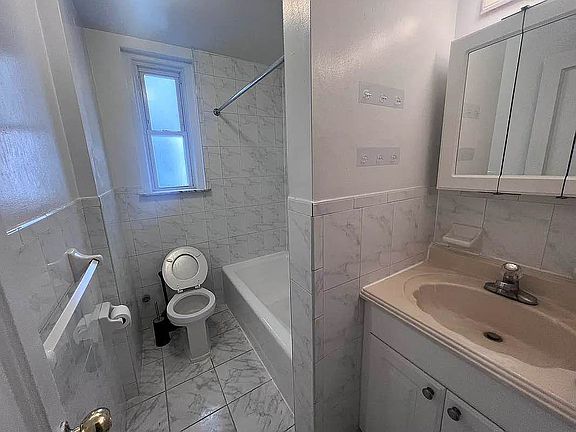 5th image of 3140 Netherland Ave #1K