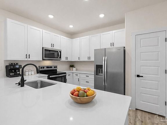 3rd image of 6457 Myrtle Hill Cir