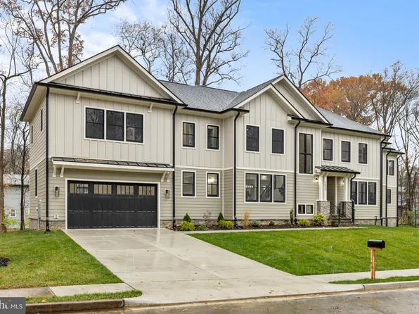 1005 Pickett Pl SW, Vienna, VA 22180