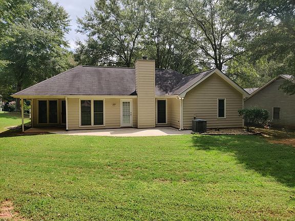 2nd image of 105 Buck Creek Dr