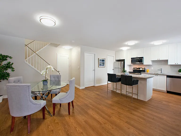 122 Colborne St E — Photo 5
