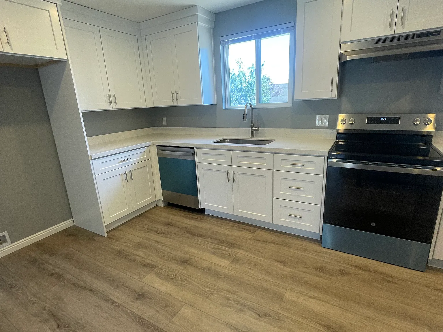 5 bed, 1920 sqft, $2,700 — Photo 4