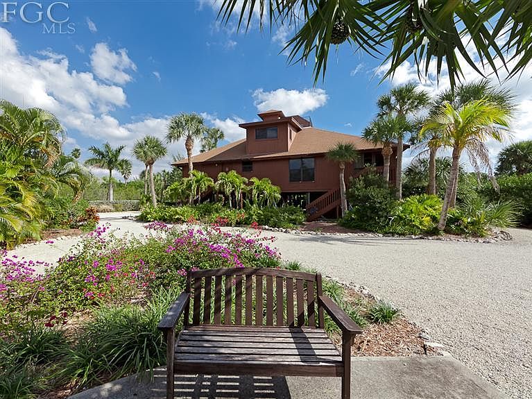 1st image of 1811 Olde Middle Gulf Dr #5