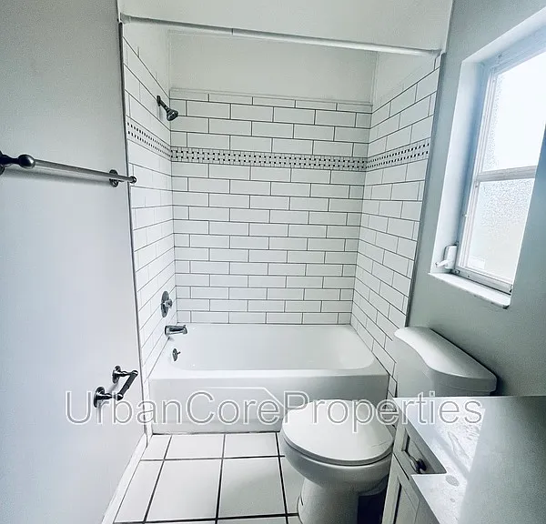 321 24th Ave N #9 — Photo 8