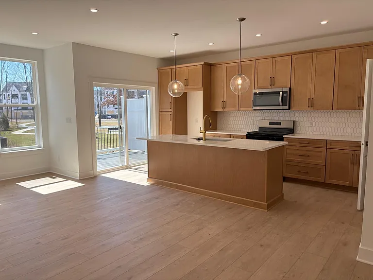 41530 Breck St — Photo 3