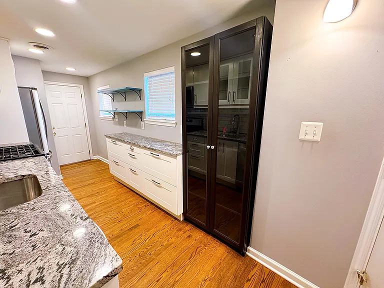 2503 Eastern Ave — Photo 11