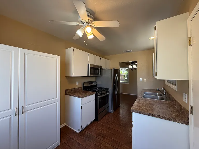 2307 Lupin St #A — Photo 7