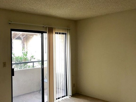 2nd image of 1207 N Columbus Ave APT 204
