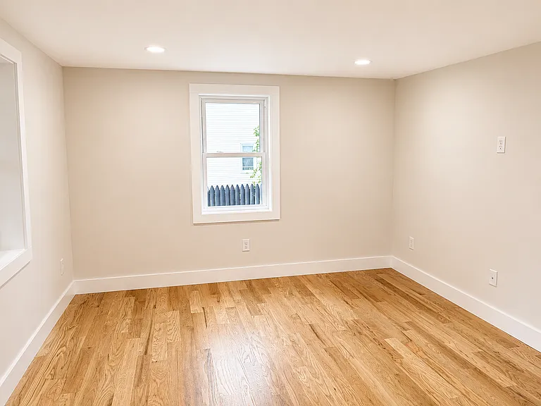 10-12 H St — Photo 24