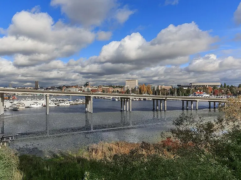 Four Seasons - 1 Bedroom Units available with amazing views by the water. Parking spots available! — Photo 18
