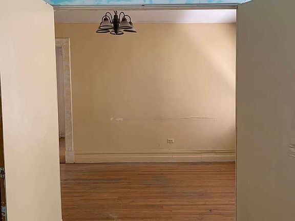 4th image of 77 Seaman Ave APT 1E