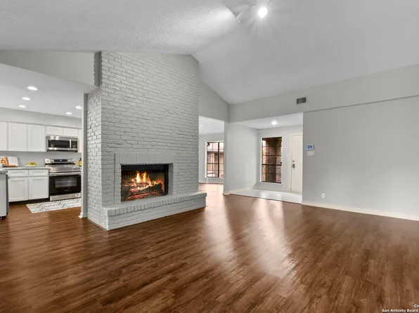 3605 HIDDEN DR #A4, San Antonio, TX 78217