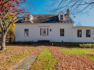 69 Cottage St, Manchester Center, VT 05255