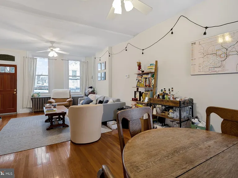 105 W Salaignac St — Photo 7