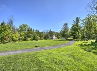 72 Pine Hill Rd, Stockton, NJ 08559