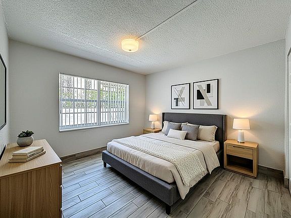 2nd image of 337 Kenilworth Blvd APT 2