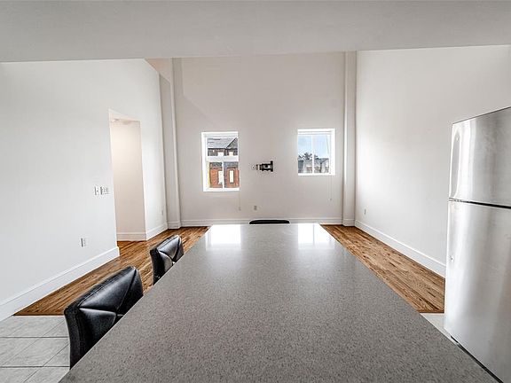 5th image of 257 Washington St