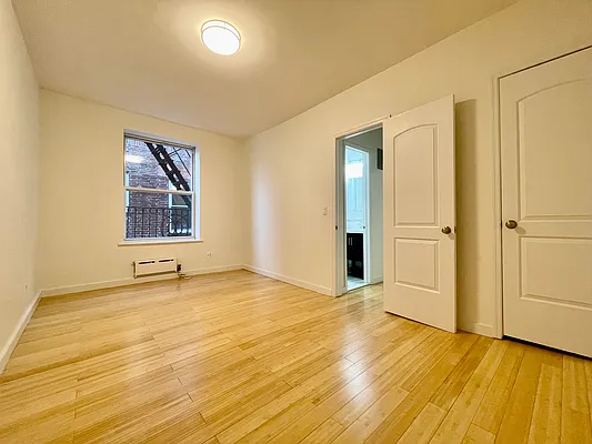 Rented by Bond New York | media 6