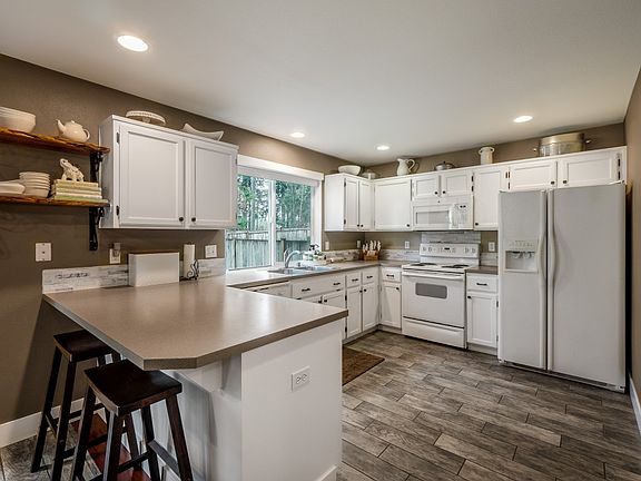 5th image of 6708 Kirsop Village Dr SW