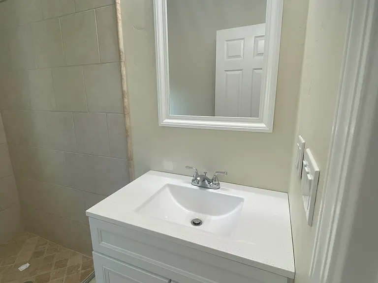 1476 Santa Clara Ave #B — Photo 8