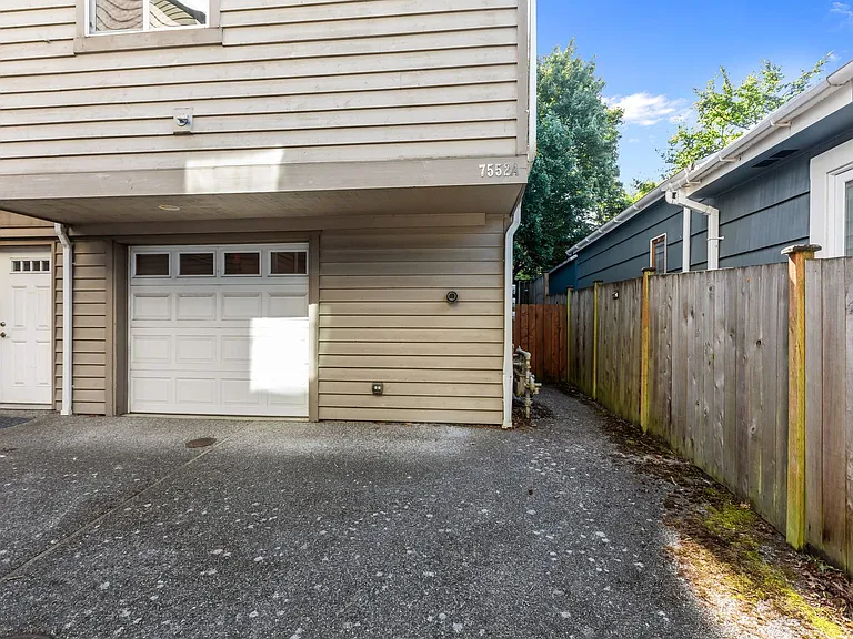 7552 12th Ave NE #A — Photo 2