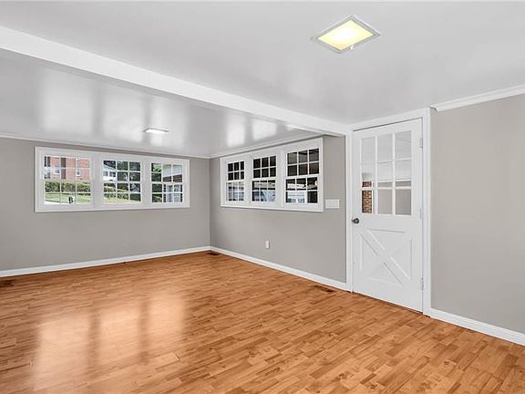 5th image of 112 Pilson St