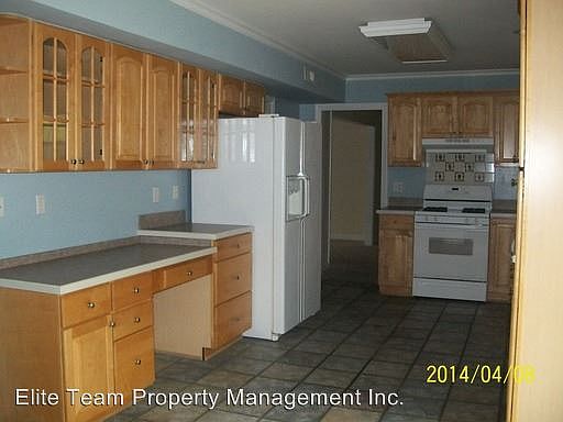 3rd image of 530 Sunnywood Ln